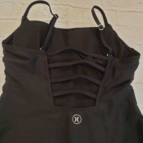 Hurley - Picture 3 of 4